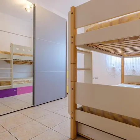 Casa Azzurra 107m Dal Mare 度假居 *